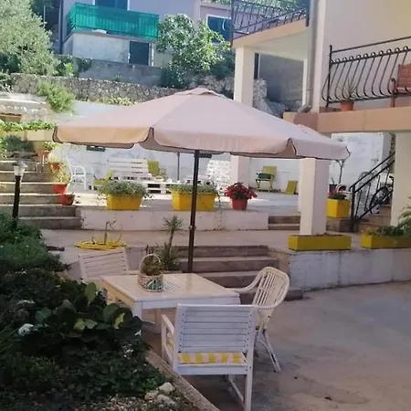 Apartment 815d *
