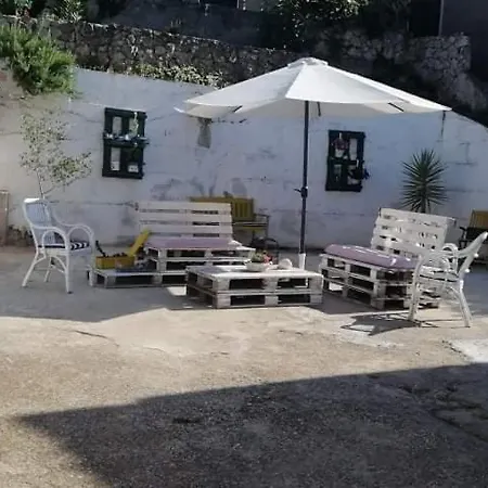 Apartment 815d
