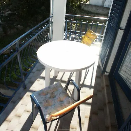 815d Apartment